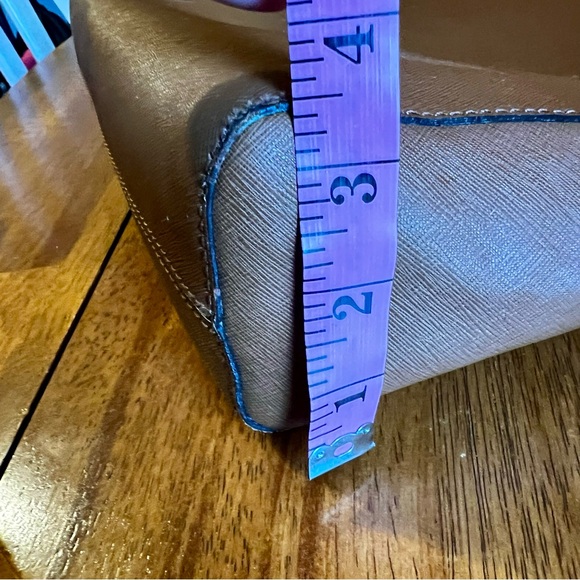 Michael Kors Tan Saffiano Leather Shoulder Bag - Picture 6 of 10